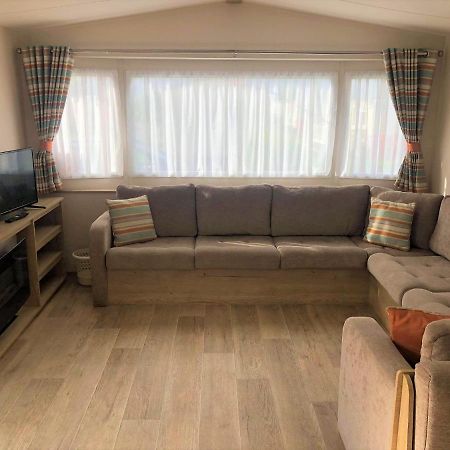 Cedar Deluxe Holiday Home Chapel Saint Leonards Exterior foto