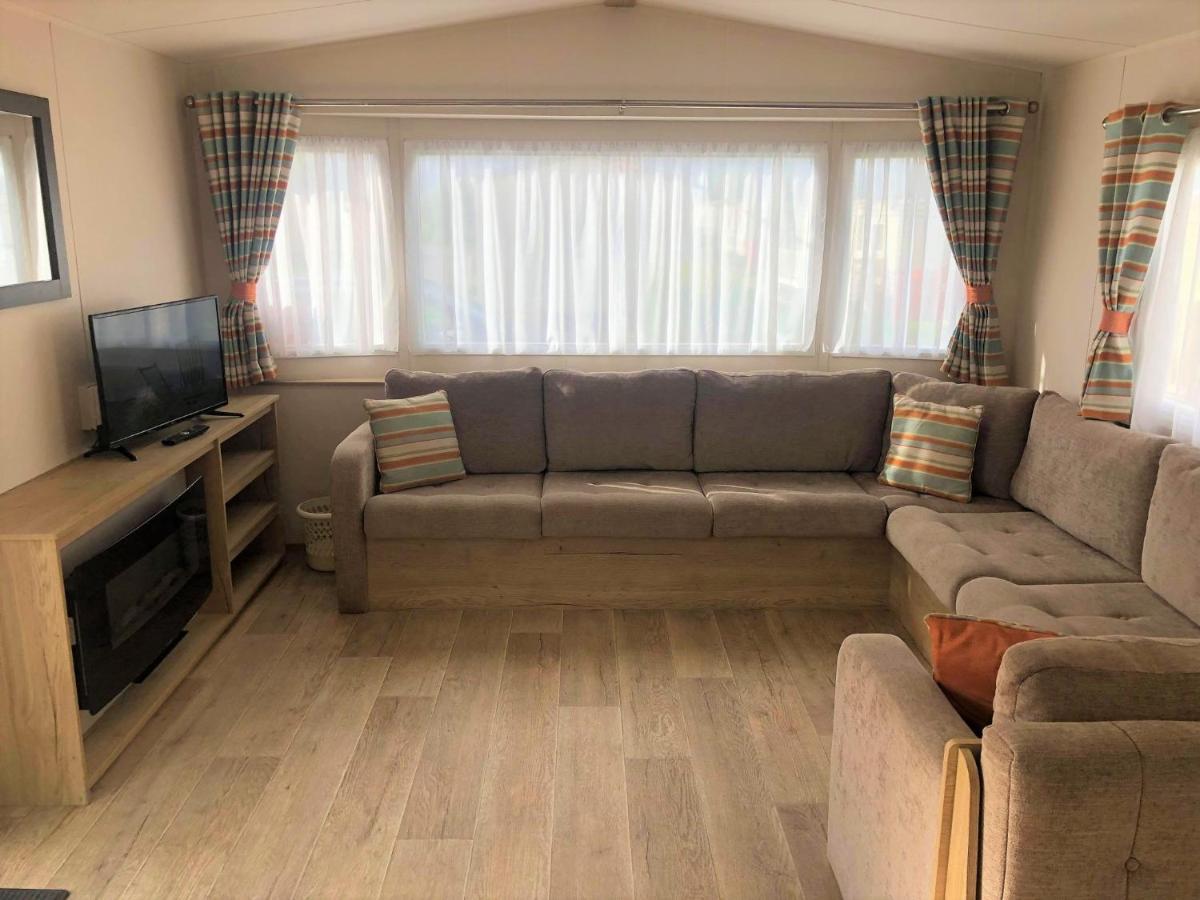 Cedar Deluxe Holiday Home Chapel Saint Leonards Exterior foto