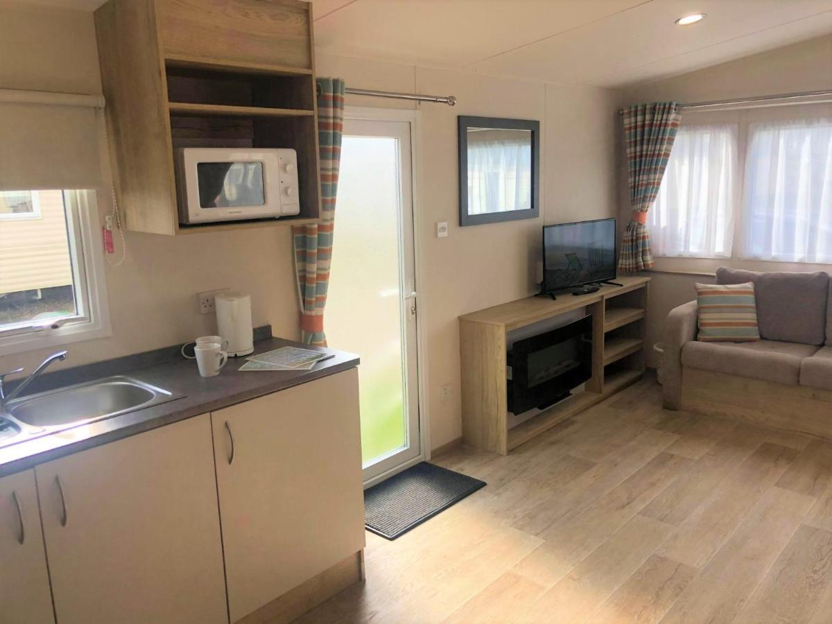 Cedar Deluxe Holiday Home Chapel Saint Leonards Exterior foto